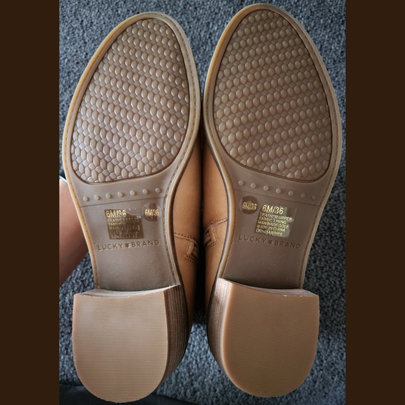 Brand New Women's Size 6M Lucky Brand Camel Leather Ankle Boots - Picture 6 of 8